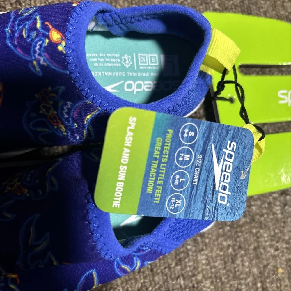 NWT Speedo Little Boys Large 9 10 Aqua socks Water Shoes Blue Sharks Rubber Sole